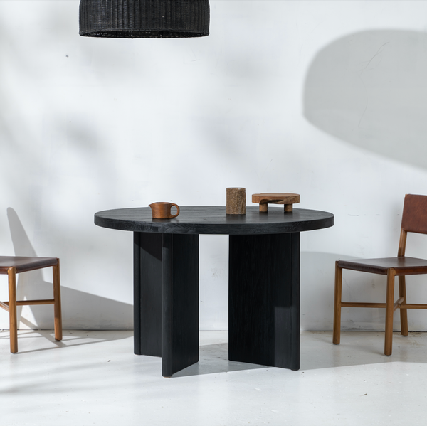 Avus Round Table in Black