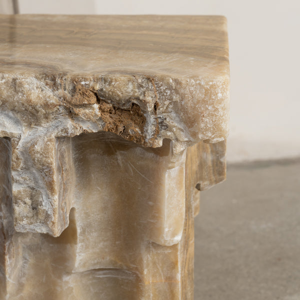 Mekhi Solid Onyx Raw Plinth