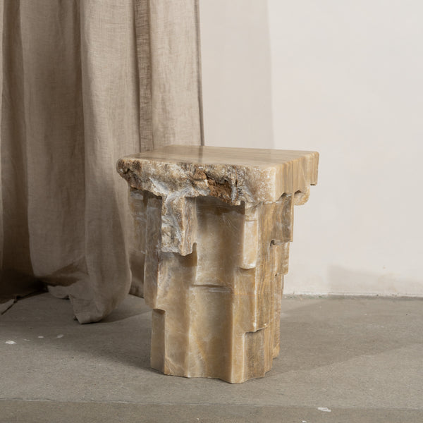Mekhi Solid Onyx Raw Plinth