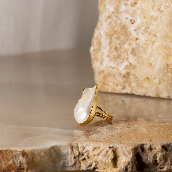 Nitsa Baroque Pearl Ring
