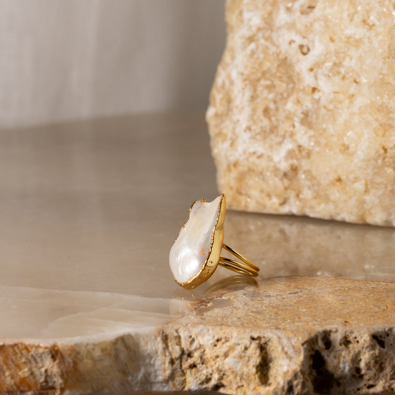 Nitsa Baroque Pearl Ring
