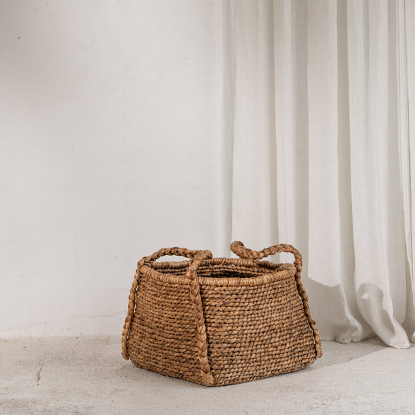 Waterhyacinth Rounded Square Basket w Plaited Handles