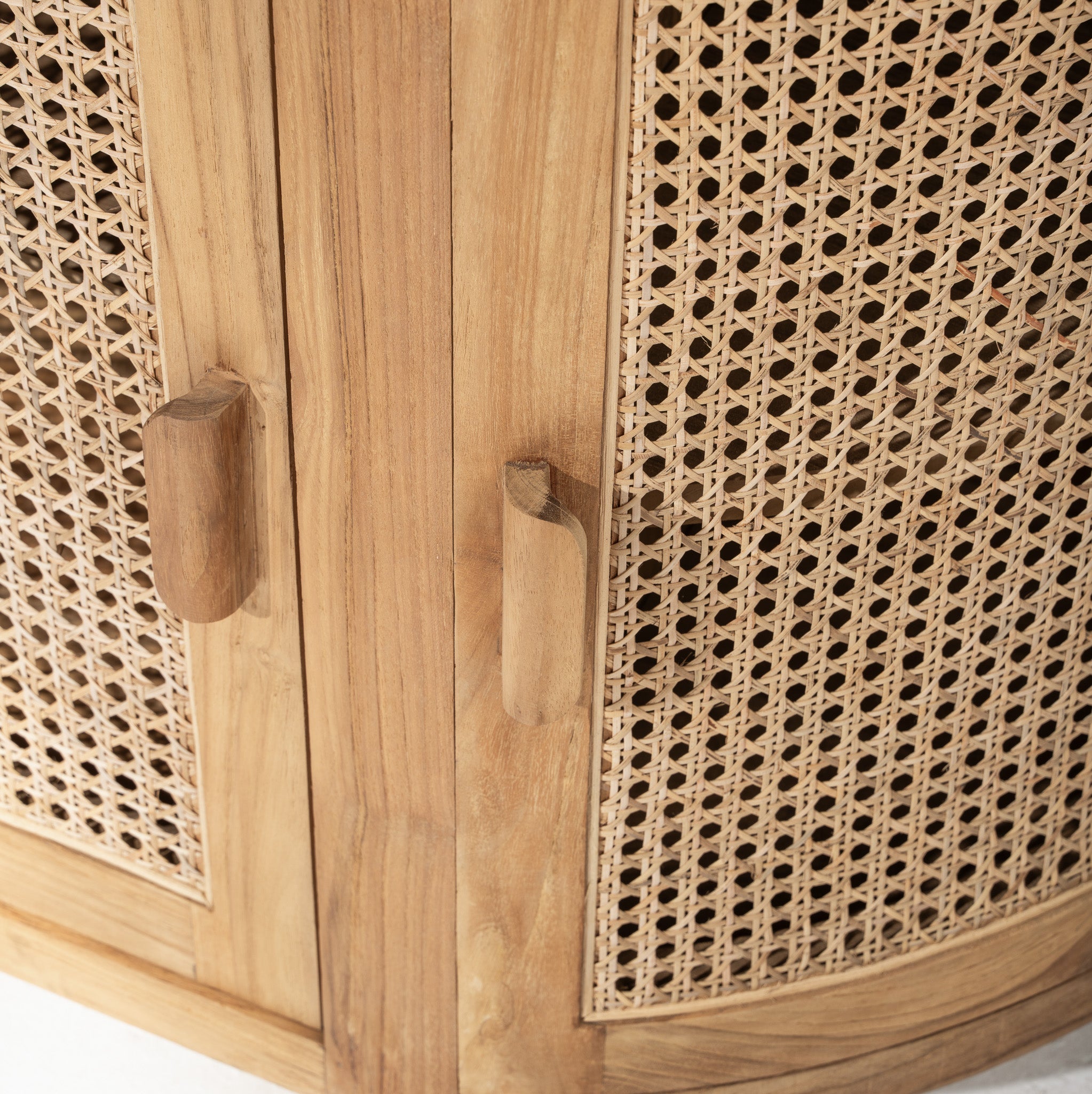Altair Rattan Curved Console – Inartisan.