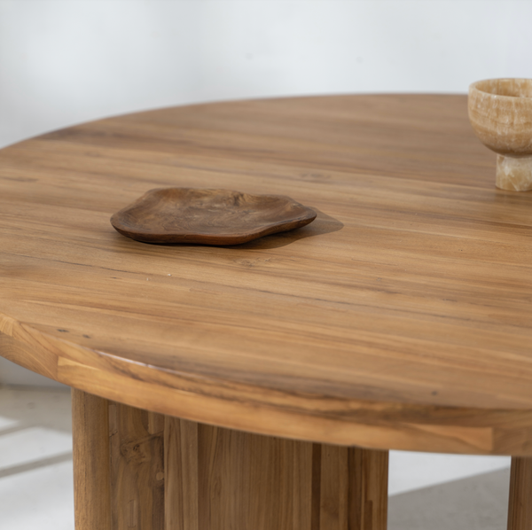 Avus Round Table in Natural