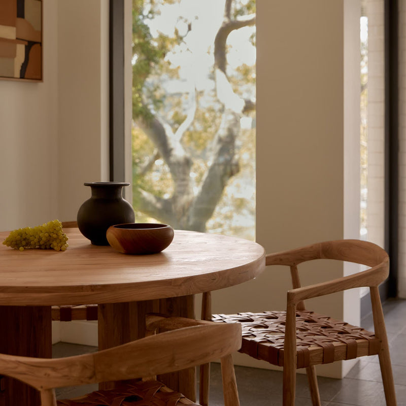 Avus Round Table in Natural