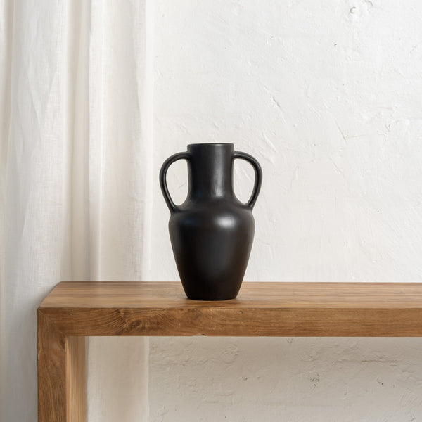 Neysa Curved Vase with Handles