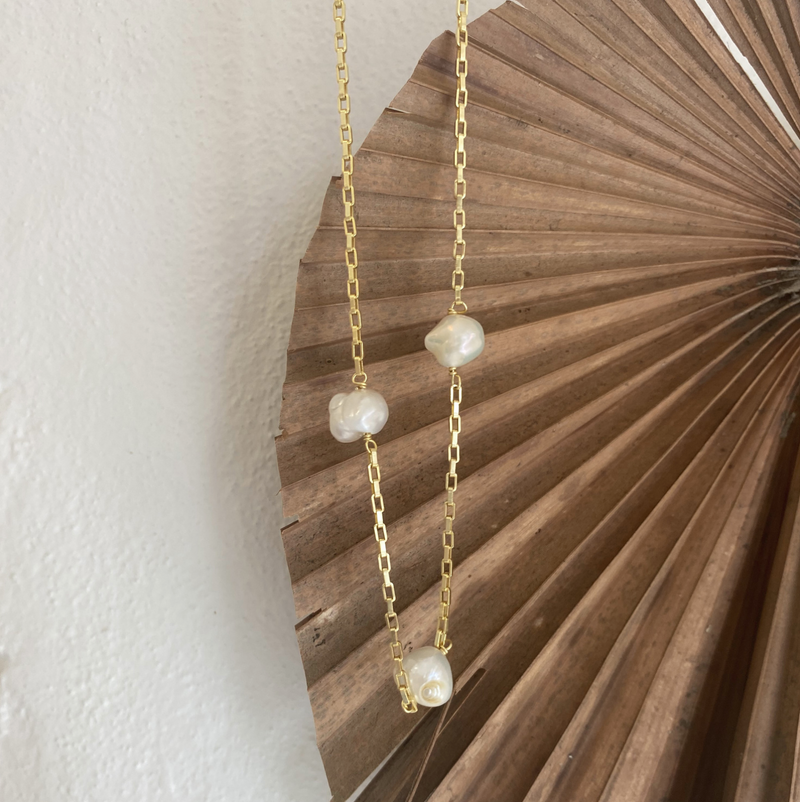 Padme Pearl Trio Necklace - Gold